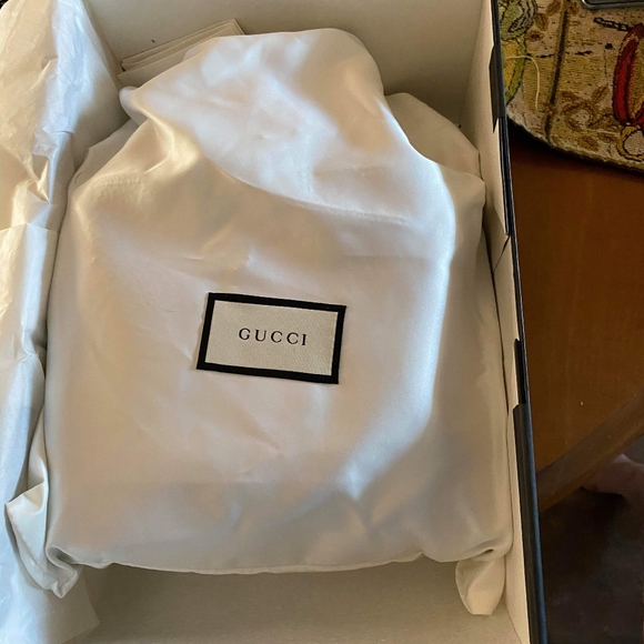 Gucci over shoulder bag - Picture 3 of 8